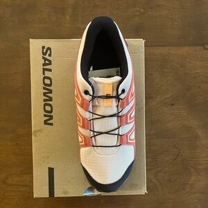 GIRLS SALOMON HIKING SNEAKERS NEW WITH ORIGINAL BOX, SIZE 6